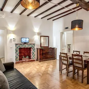 Casa Magiuli' Navona Apartment