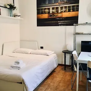 Cozy Central Studio - Porta Romana Apartment Milan